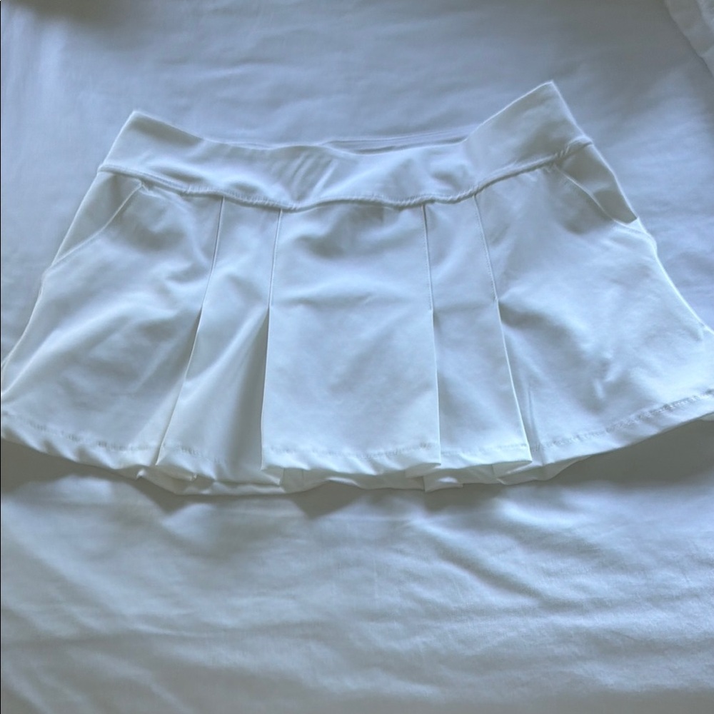 NWOT Lilly Pulitzer White Pleated Golf Skirt/Skort-14- Pristine- NS home